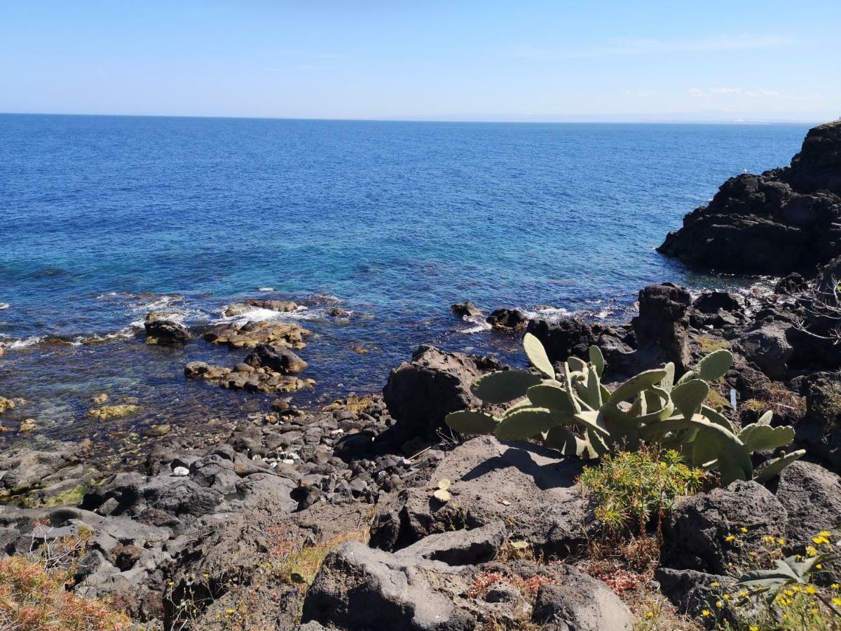 La Lampara Apartment Aci Castello Kültér fotó